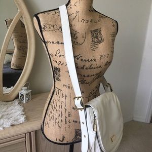 😍😍😍today only Juicy couture white leather purse